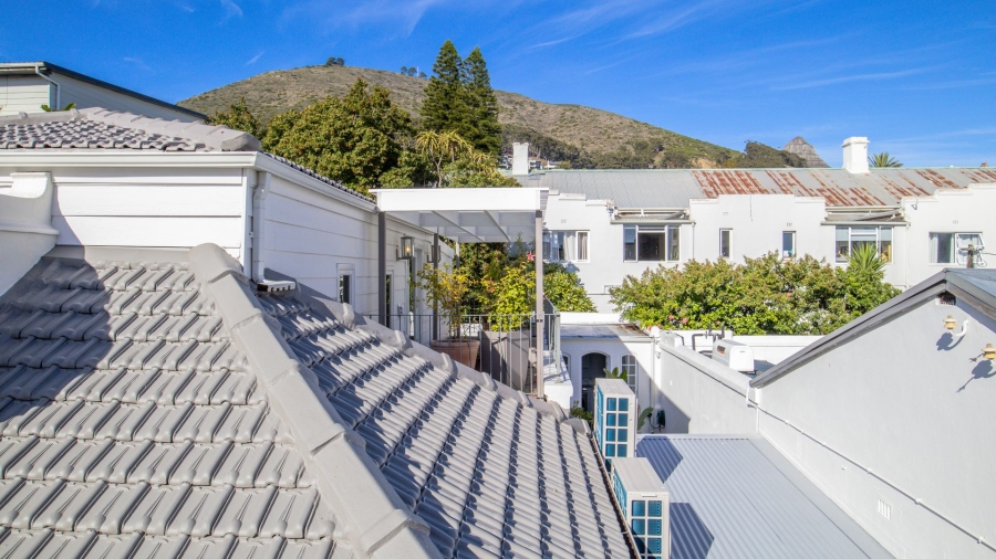 To Let 5 Bedroom Property for Rent in Three Anchor Bay Western Cape